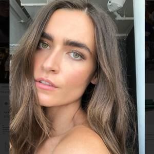 Meet your Posher, Dominique